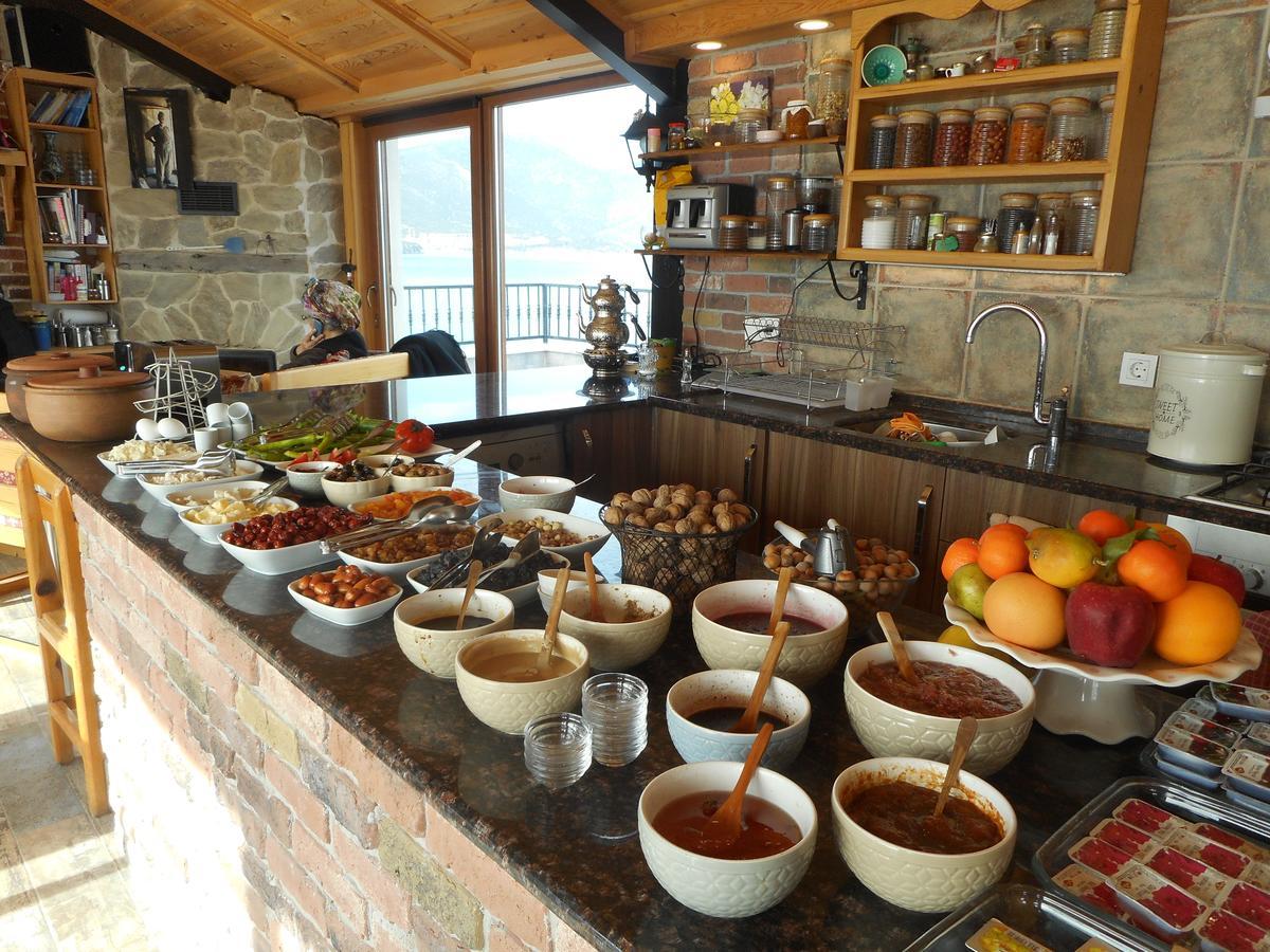 Charly'S Pension Egirdir ภายนอก รูปภาพ